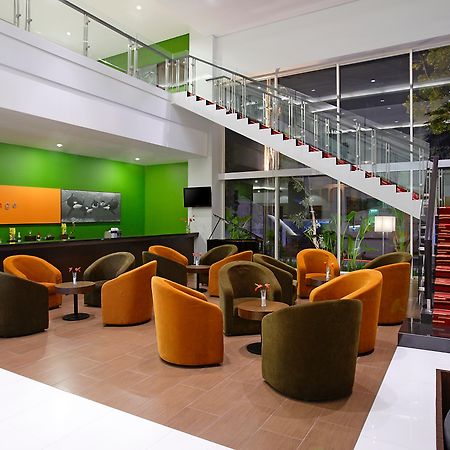Hotel Santika Palu Zewnętrze zdjęcie