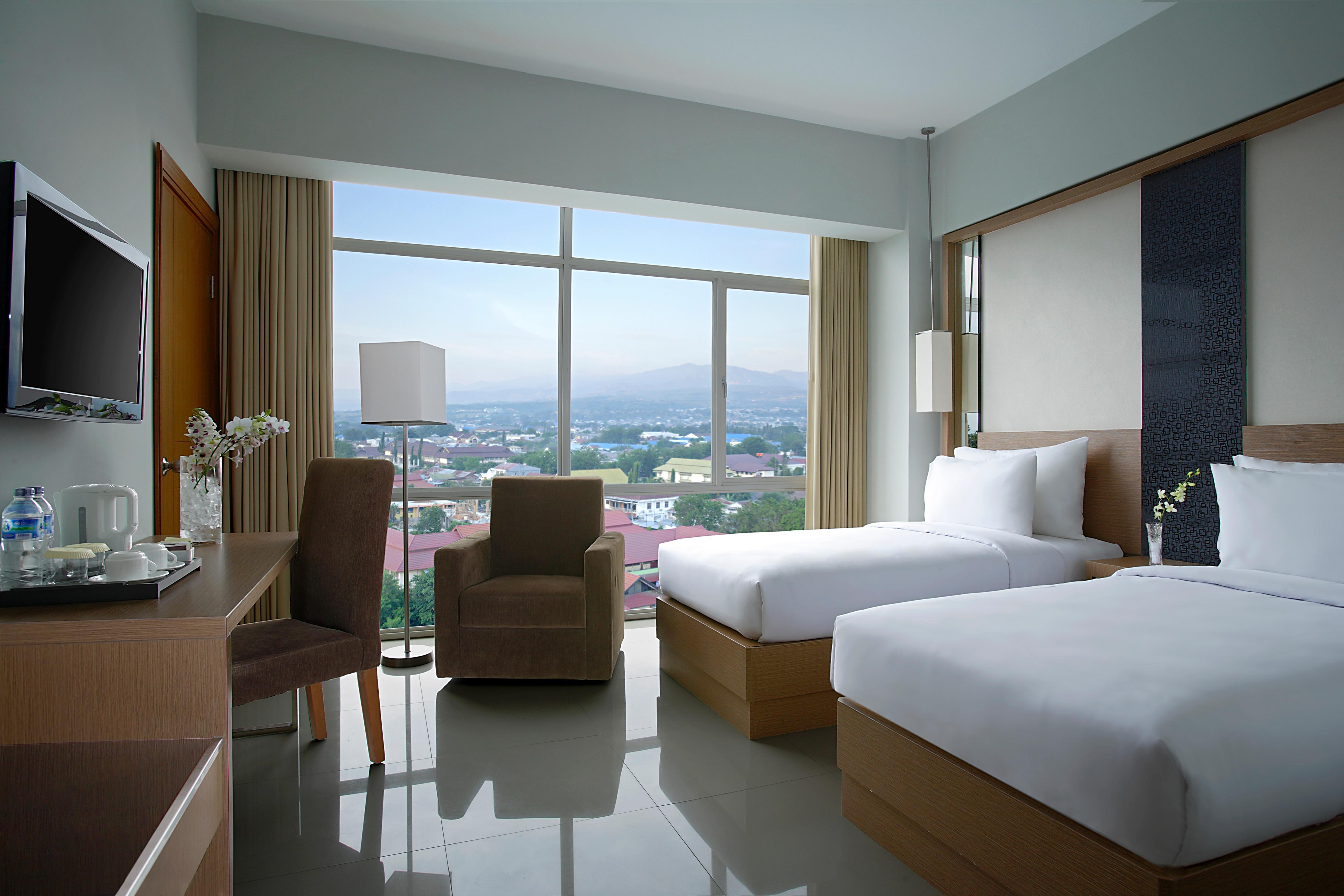Hotel Santika Palu Zewnętrze zdjęcie