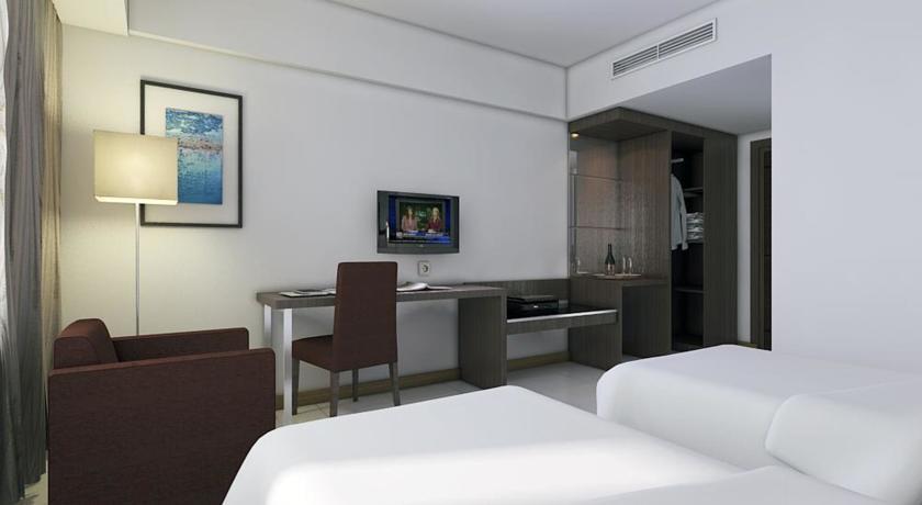 Hotel Santika Palu Zewnętrze zdjęcie