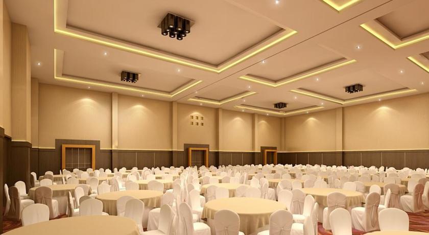 Hotel Santika Palu Zewnętrze zdjęcie