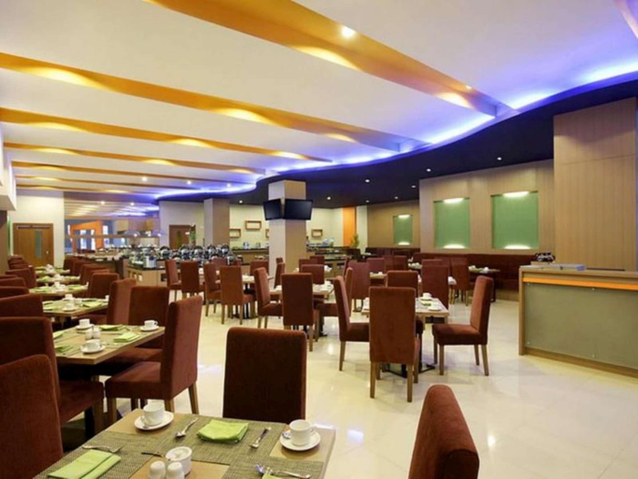 Hotel Santika Palu Zewnętrze zdjęcie