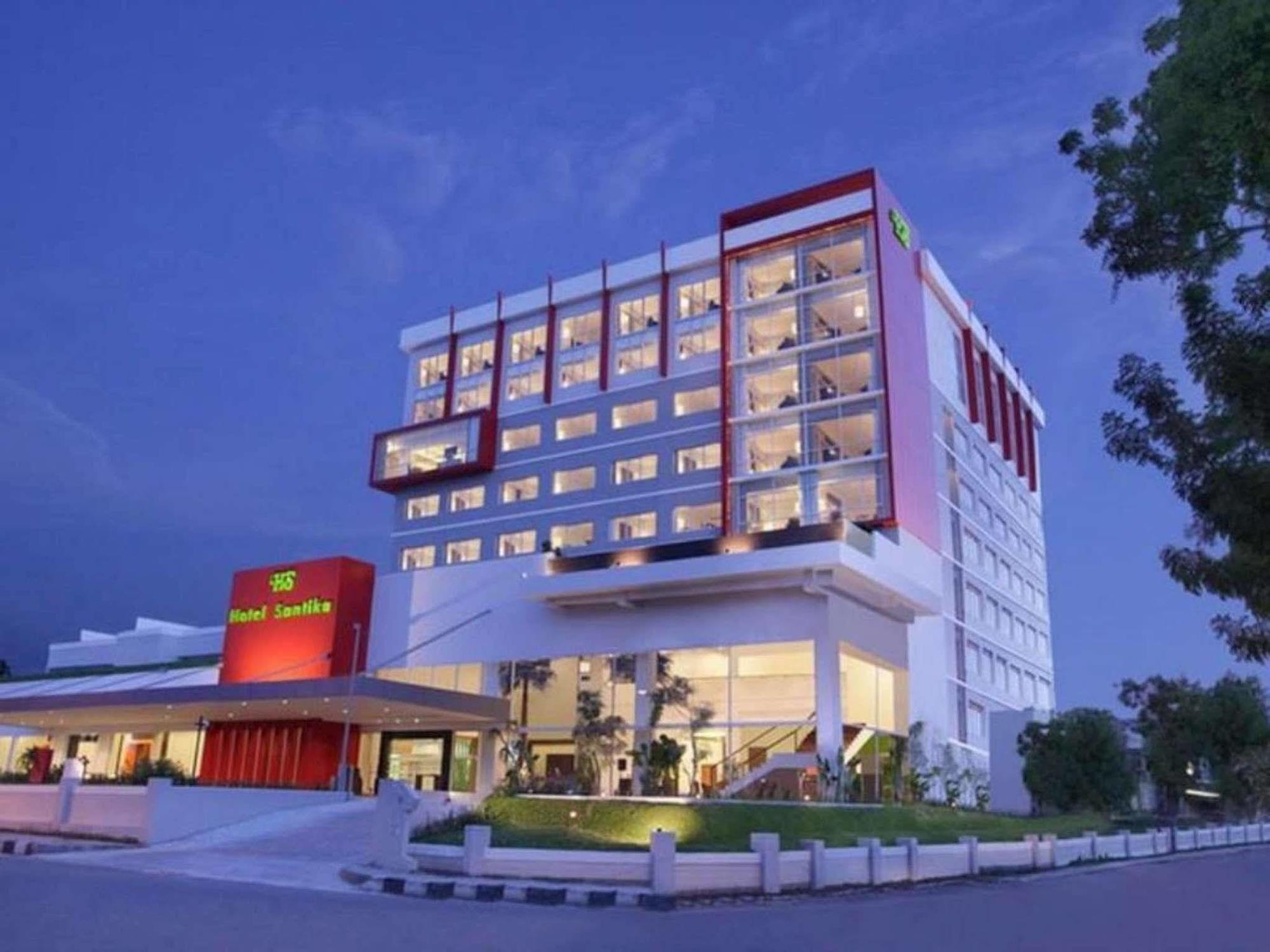 Hotel Santika Palu Zewnętrze zdjęcie